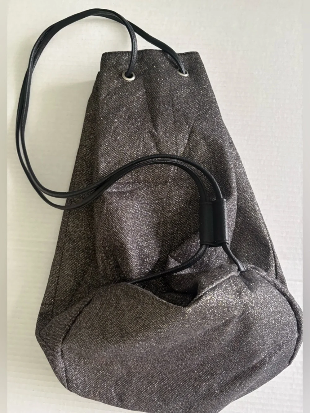 NWOT Victoria's Secret Black Glitter Drawstring Backpack, Spacious & lightweight - Picture 4 of 9
